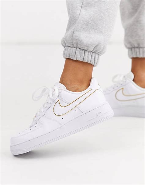 nike wit goud dames|witte nike sneakers.